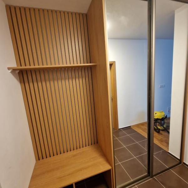 Vstavaná skriňa